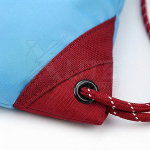 Sac à dos de sport en nylon avec cordon de serrage, sac de football avec graphiques d'équipe personnalisés, capacité de 50 à 70 L pour l'entraînement au football et les activités de plein air - Product Image 5