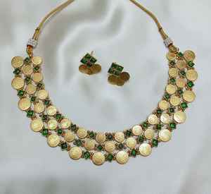 Ensemble de colliers de qualité supérieure en forme de pièce de monnaie traditionnelle plaquée or, avec cristaux en strass pour les occasions de mariage et de fête - Plaqué or antique - Product Image 3