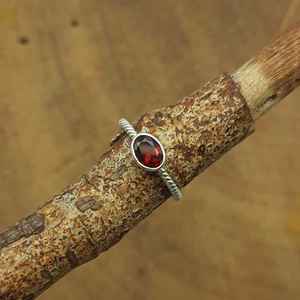 แหวนเงินสเตอร์ลิงโกเมนแบบเรียงซ้อนแบบเหลี่ยมเพชรพลอย925แหวนแบบแฮนด์เมดน้ำหนักเบาดีไซน์เรียบง่ายทันสมัยสำหรับงานปาร์ตี้ - Product Image 1