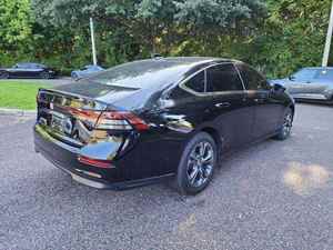 USADO 2023 EX FWD Asientos de tela oscura Control de crucero adaptativo ¡Oferta especial! En buen estado, listo para conducir - Product Image 3