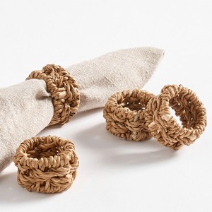 Ensemble de ronds de serviette en rotin fabriqués à la main avec un design tressé Décoration de table faite à la main élégante pour un style de salle à manger rustique et moderne - Product Image 1