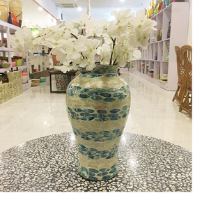 Jarrón de Flores Elegante y Moderno de Lujo Huong Dang con Madreperla en Colores Blanco, Dorado Claro y Azul, Decoración de Alta Calidad para el Hogar, Vietnam - Product Image 2