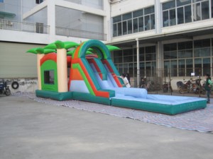 Château gonflable avec piscine pour location commerciale lors de fêtes - Product Image 1