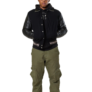 Chaqueta Varsity Moderna para Hombre con Diseño de Mangas en Contraste, Ribete Acanalado y Cierre de Broches Resistente para un Look Urbano Diario y Elegante - Product Image 1