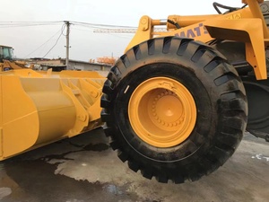 Chargeuse sur pneus d'occasion KOMATSU 470 - Product Image 4