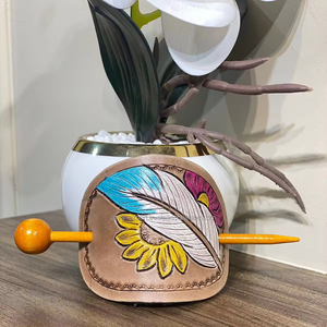 กิ๊บติดผมหนังแท้ทำมือ ประดับด้วยไม้  งานเพ้นท์มือ  กิ๊บติดผมหนังสุดหรู ราคาขายส่ง - Product Image 2