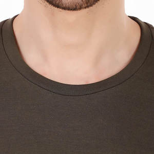 T-shirt décontracté pour hommes à manches courtes et 100% coton avec impression de logo personnalisé de couleur unie de haute qualité en gros - Product Image 6