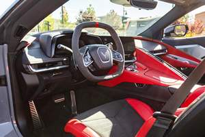 Corvette E-Ray Coupé 2024, V8 Híbrido de 655 hp, Tracción en las Cuatro Ruedas, Acabado 2LZ, Color Gris Sea Wolf Tricoat, Sin Modificar - Product Image 4