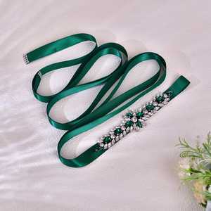 Ceinture de mariée élégante et réglable Bridella BS191KL-Green avec ornements en strass pour mariages, bals et événements formels - Product Image 6