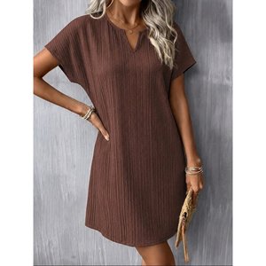 Vestido Corto de Mujer con Cuello en V y Jacquard Arrugado, 36924 - Café - Product Image 1
