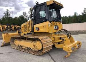 Бульдозер гусеничный Caterpillar D3 с объемом отработанной земли 2,0 м³ и весом 9000 кг, класс 10 тонн - Product Image 4
