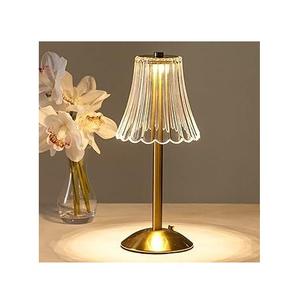 Elegante Lámpara de Mesa de Metal de Diseño para un Espacio de Vida con Estilo que Mejora el Interior con una Iluminación Suave - Product Image 4