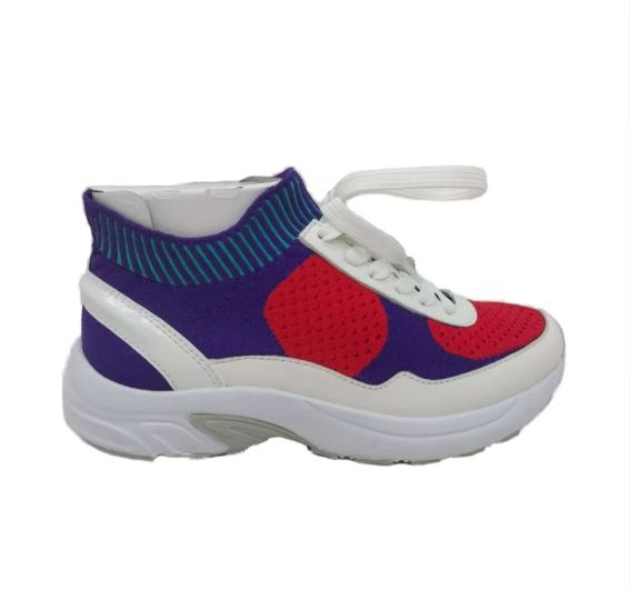 ชุดสีม่วงและสีแดง