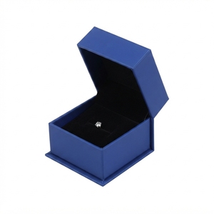 Boîte cadeau personnalisée pour bijoux avec doublure en éponge et pelliculage mat pour bagues, boucles d'oreilles, colliers, fermeture magnétique, OEM - Product Image 1