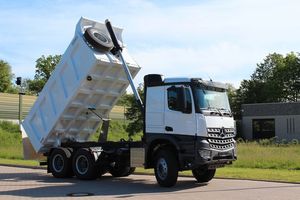 Camion tracteur diesel Mercedes-Benz Arocs 4048 6x4 Euro 6, transmission manuelle, capacité de charge 31-40T, conduite à gauche, neuf - Product Image 3