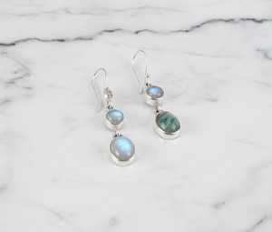 Boucles d'oreilles clous en labradorite et pierre de lune, plaquées or, en argent sterling, jolies boucles d'oreilles doubles pendantes, bijoux faits à la main pour femmes, pour les fêtes - Product Image 6