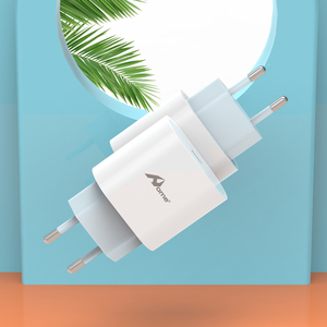 ADAPTATEUR DE TÉLÉPHONE MOBILE 20W PD 3A Adaptateur AVEC CÂBLE TYPE-C à TYPE-C TC-123-C Blanc - Product Image 4