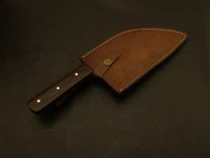 Cuchillo de Cocina de Acero de Damasco Forjado a Mano, Estilo Serbio, con Mango de Madera, Hoja Fija y Funda. - Product Image 5