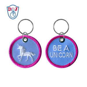 Llavero de Tela Personalizado con Bordado, Etiqueta para Llaves - Product Image 3