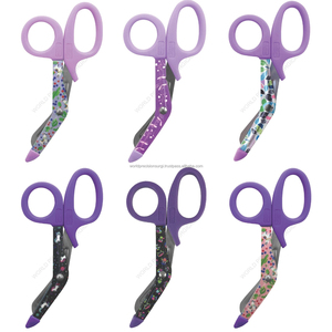 Tijeras Quirúrgicas StyleMate con Hojas Recubiertas con Estampado de Moda, Acero Inoxidable 420, Serradas, Autoclavables a 143°C - Product Image 3