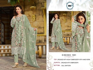 Nouvelle tenue de créateur de variété fabriquée à partir de luxueux costume Salwar en organza et Dupatta avec broderie et Khatli Work Woman Fashion - Product Image 4