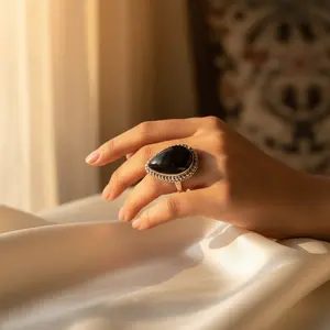 Anillo de Moda de Plata 925 con Ónice Negro para Mujer, Joyería con Piedras Preciosas - Product Image 3