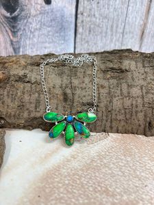 สร้อยคอนกยูงดาห์เลียหินธรรมชาติเงินสเตอร์ลิงทำด้วยมือเป็นของขวัญลายดอกไม้ที่มีสีสันสำหรับช่างฝีมือที่ได้รับแรงบันดาลใจจากธรรมชาติ - Product Image 3