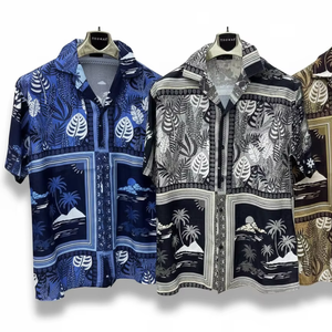 Camisa Moderna de Manga Corta para Hombre con Estampado Floral, Corte Holgado, Tela Ligera, Diseño Elegante de Verano, Ropa Casual para Vacaciones - Product Image 1