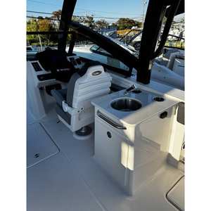 Robalo R257 2025, nouvelle version, coque en fibre de verre (FRP) - Product Image 5