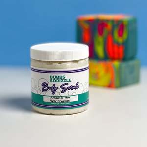 Gommage corporel végétalien éclaircissant WILDFLOWERS à l'huile d'argan, pastèque, vitamine C, aloe vera, beurre de karité et perle pour peaux sèches - Product Image 1