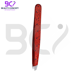 Pinzas para cejas de Color negro y rojo Belleza para el cabello Acero inoxidable inclinado Hecho en Pakistán Pinzas de belleza de alta calidad - Product Image 2