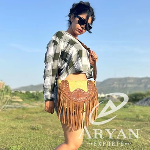 Nouveaux cheveux sur cuir suédé véritable frange peau de vache croissant sac à main femmes pour la mode vente chaude sac à bandoulière en forme de baril - Product Image 1