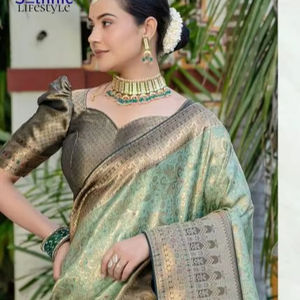 Sethnic Rajvalli Kanjivaram Soie Meenakari Tissé Saree Collection Catalogue complet disponible au tarif de gros - Product Image 1