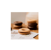 Pince à beignets en bois d'acacia Scellant promotionnel en forme de beignets en bois de qualité supérieure Fournisseur en gros de beignets en bois