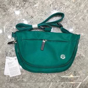 Bolsa de Cintura Deportiva Casual Personalizada de Nailon 2L para Mujer, Marca Lulu, Impermeable, Portátil, con Cierre de Cremallera Ajustable y Desmontable - Product Image 5