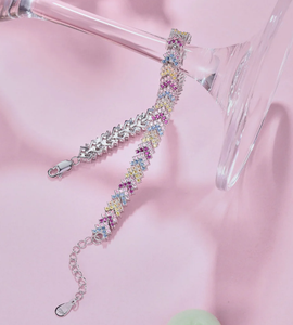 Pulsera de Fiesta Redonda y Brillante con Moissanita, Diamante y Zafiro, Diseño Floral en Oro Blanco - Product Image 4