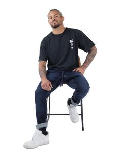 T-shirt surdimensionné à manches courtes et col rond de première qualité pour hommes, logo personnalisé, sérigraphie à motif solide, maillot de 240 grammes. - Product Image 2