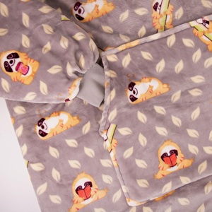Sudadera con Capucha Personalizada con Estampado Animal, Manta de Franela Sherpa, Sudadera para Estar en Casa, de Fábrica de Ropa de Camboya - Product Image 5