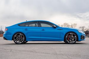 2021 S5 Sportback Premium Plus มือสอง ไมล์น้อย เครื่องยนต์สมบูรณ์ ระบบเกียร์อัตโนมัติ หลังคาพาโนรามา ไฟ LED พร้อมส่ง - Product Image 4