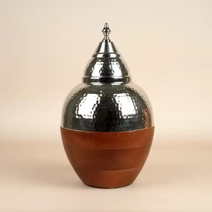 Tazón y Plato para Servir con Tapa en Forma de Luna, Color Dorado y Plateado, Brillante, Pulido, Hecho a Mano, Diseño Elegante - Product Image 3