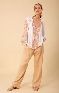 Blusa campesina bordada de corte regular con mangas con volantes, ropa de oficina, lavable y transpirable, con intrincados bordados en hilo dorado marfil. - Product Image 4