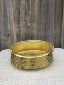 Cuencos de pedicura de cobre de inspiración antigua con diseños intrincados que agregan un toque de lujo a las configuraciones de salón y spa - Product Image 2