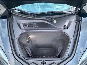 Corvette Z06 Convertible 3LZ 2025 ~4,300 Millas, Motor V8 LT6 de 670 hp, Paquetes de Apariencia Aerodinámica y del Motor en Carbono, Interior Habanero - Product Image 5