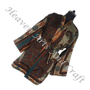 KS012-Robe de nuit indienne bohème en soie imprimé floral sari vintage fait à la main, peignoir, robe de plage ethnique, kimono d'été sari - Product Image 3