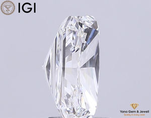 Superbe 3.04 Carat Radiant Cut Lab Grown Diamond E Color VVS2 10.01 MM IGI Certificate pour les bijoux de luxe - Product Image 5