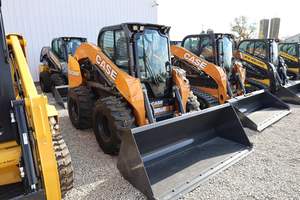 Case SV280B Skid Steer Wheel Loader en buenas condiciones SV280B Case Skid Steer en venta 1 año de garantía - Product Image 4