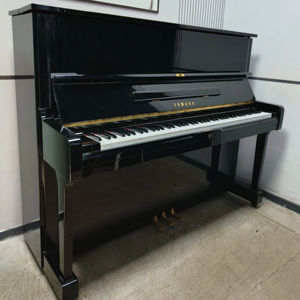 Piano Vertical Yamaha U1H 2121594, Servicio Profesional, Afinado, Calidad Garantizada, Elección Ideal para Artistas - Product Image 1