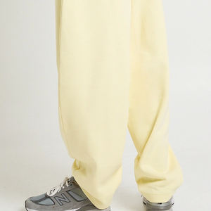 Haut à capuche pour femme avec design élégant et de haute qualité, tissu doux, prix avantageux pour les acheteurs en gros, survêtement court 2026 avec fermeture éclair - Product Image 6