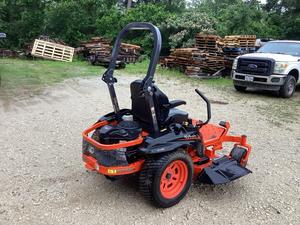 Kubota 60 de 2022 | Cortadora de Césped de Giro Cero, Descarga Lateral |   Excelente Estado - Product Image 4
