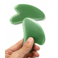 Planche de massage Gua Sha en jade vert naturel pour le visage et le corps avec pierre précieuse d'agate et design Feng Shui
